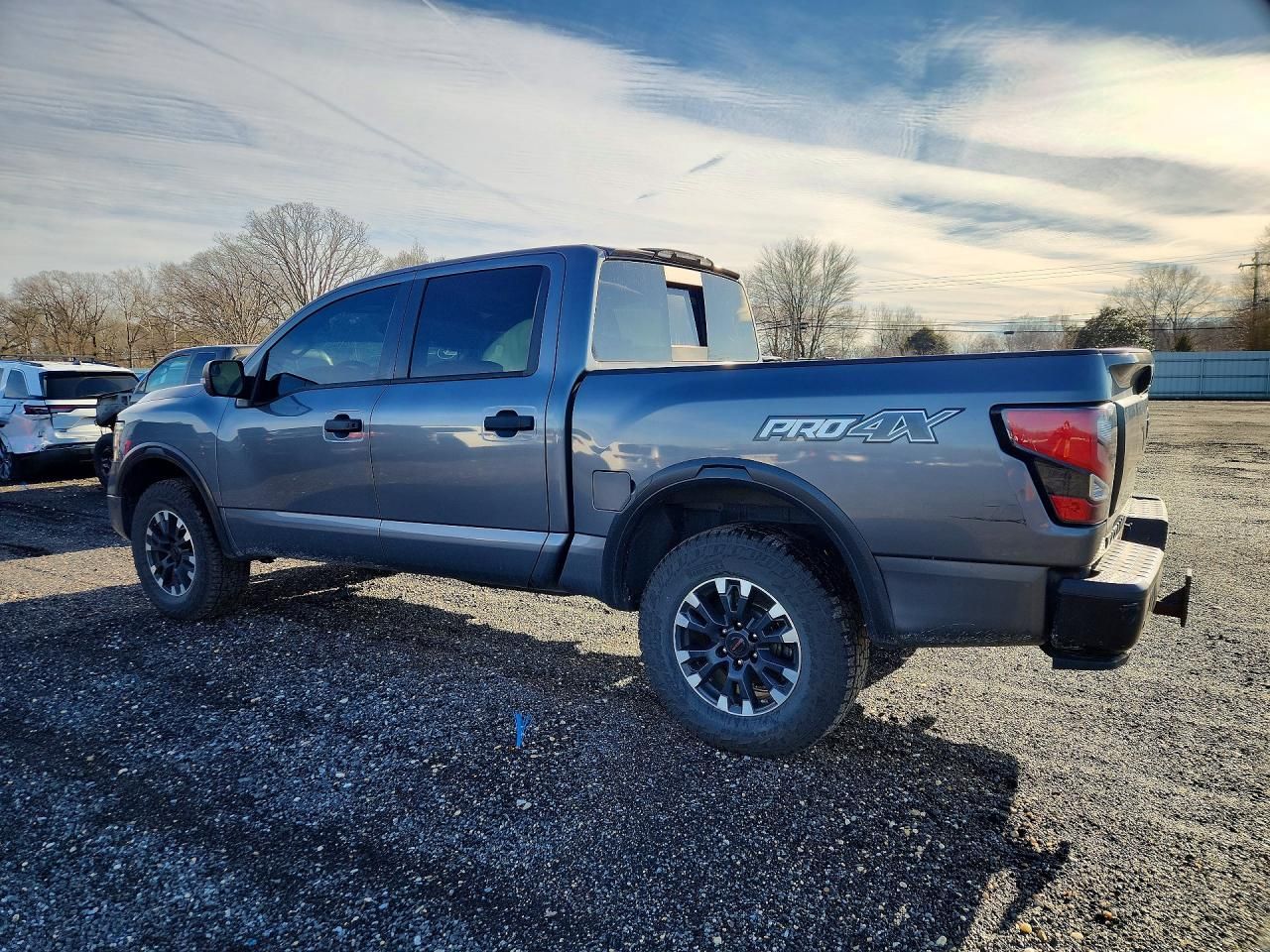 2020 Nissan Titan sv