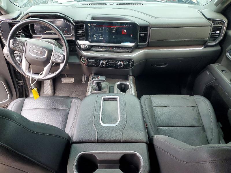 2022 GMC Sierra K1500 slt