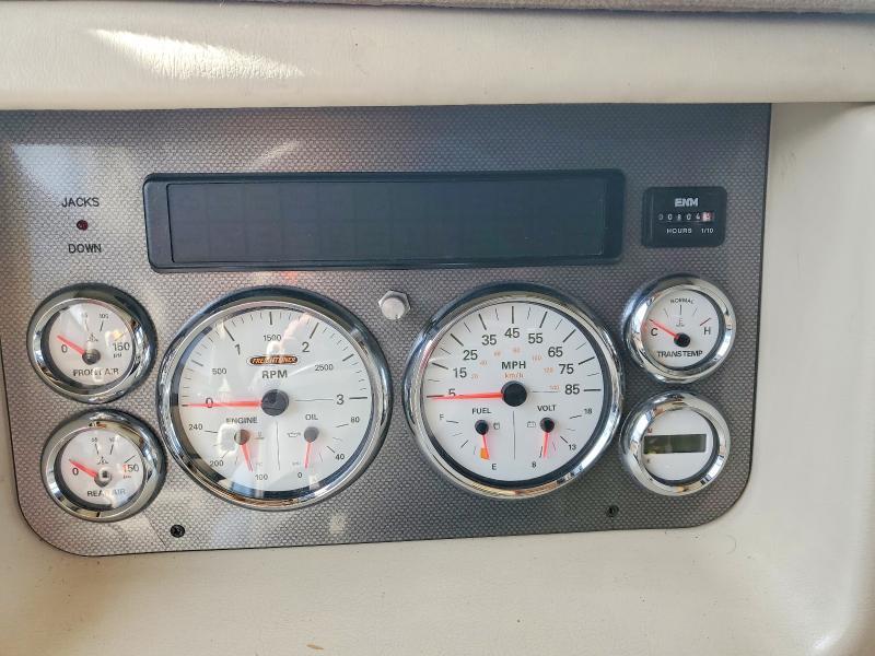 2004 Freightliner Chassis XC RV