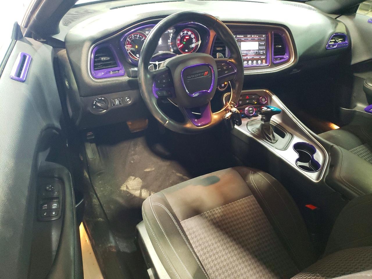 2016 Dodge Challenger sxt