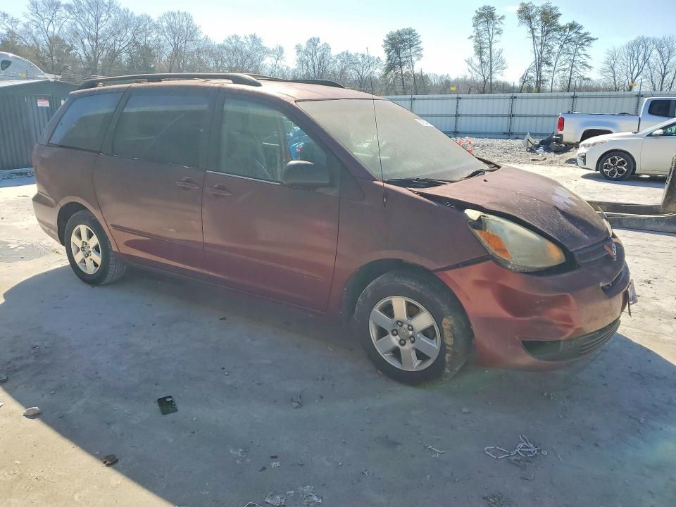 2004 Toyota Sienna le 7 Passenger