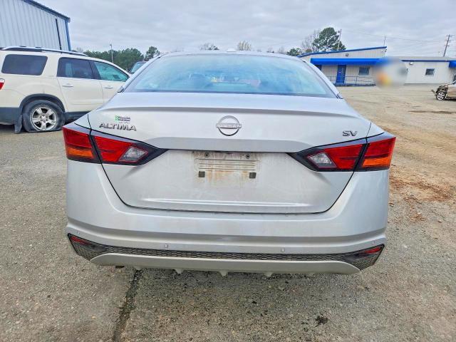 2023 Nissan Altima sv