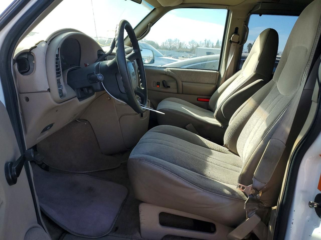 2000 GMC Safari XT