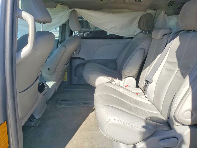 2011 Toyota Sienna xle