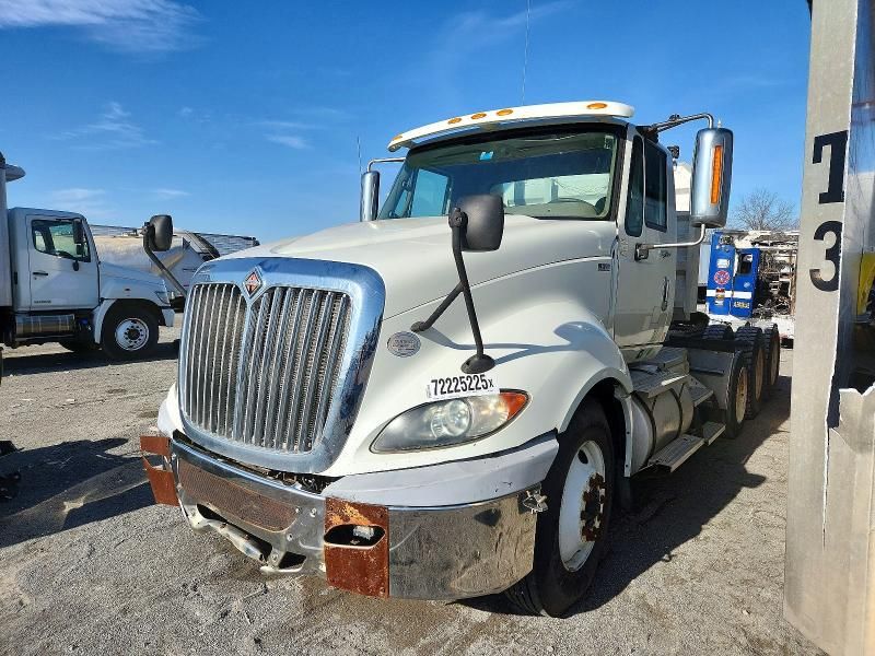 2013 International Lf697 Semi Truck