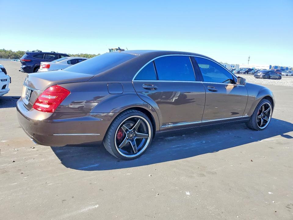 2010 Mercedes-Benz S 550