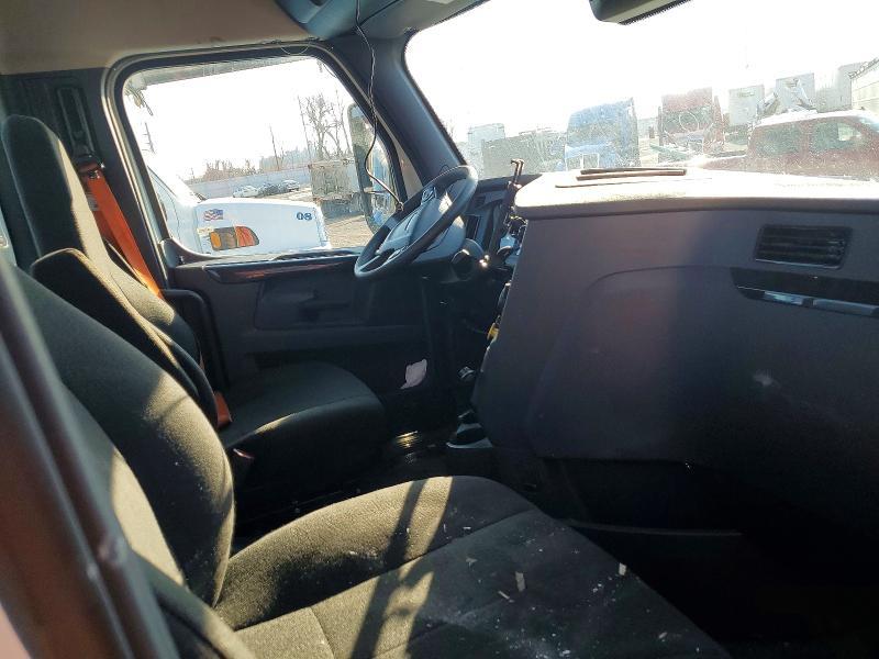 2024 Freigliner Cascadia 126