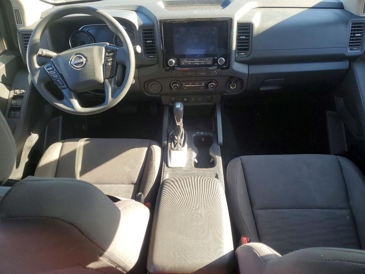 2022 Nissan Frontier s