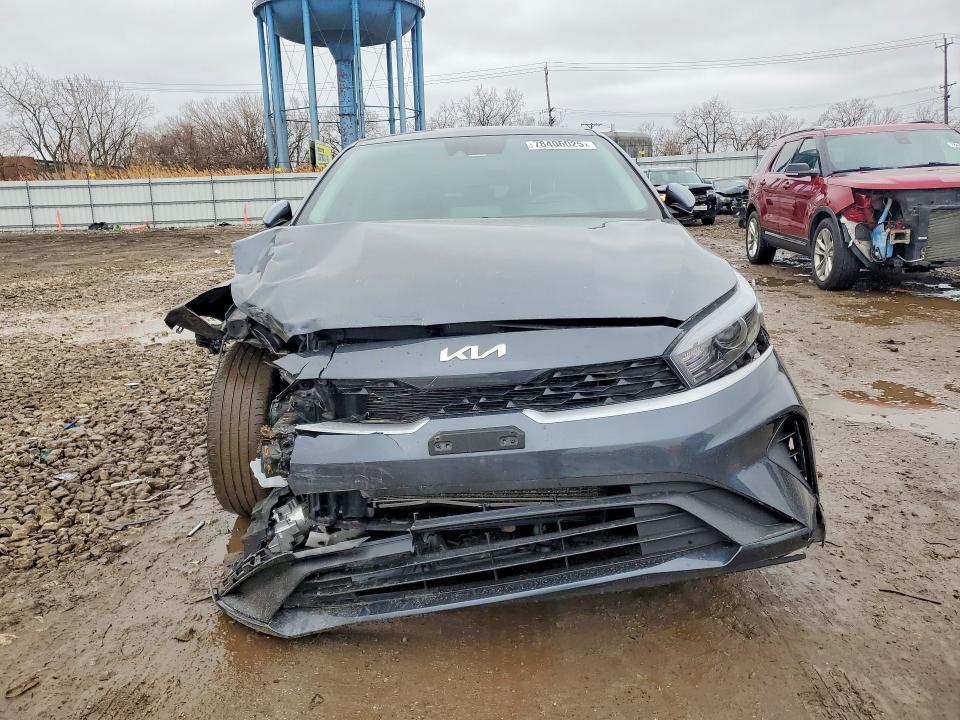 2023 KIA Forte lx
