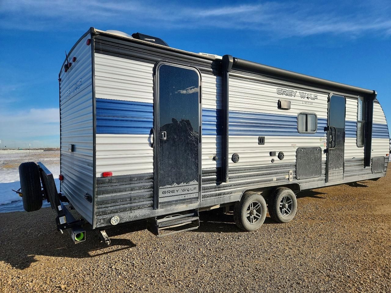 2022 Wildwood 2022 Forest River Grey Wolf-camper