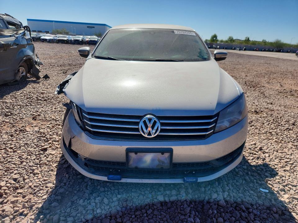 2013 Volkswagen Passat s