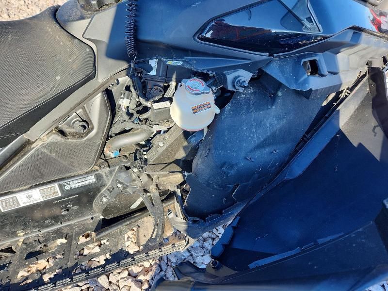 2023 Skidoo Renegade 850 adr