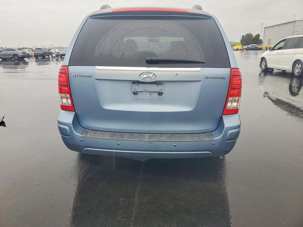 2008 Hyundai Entourage gls