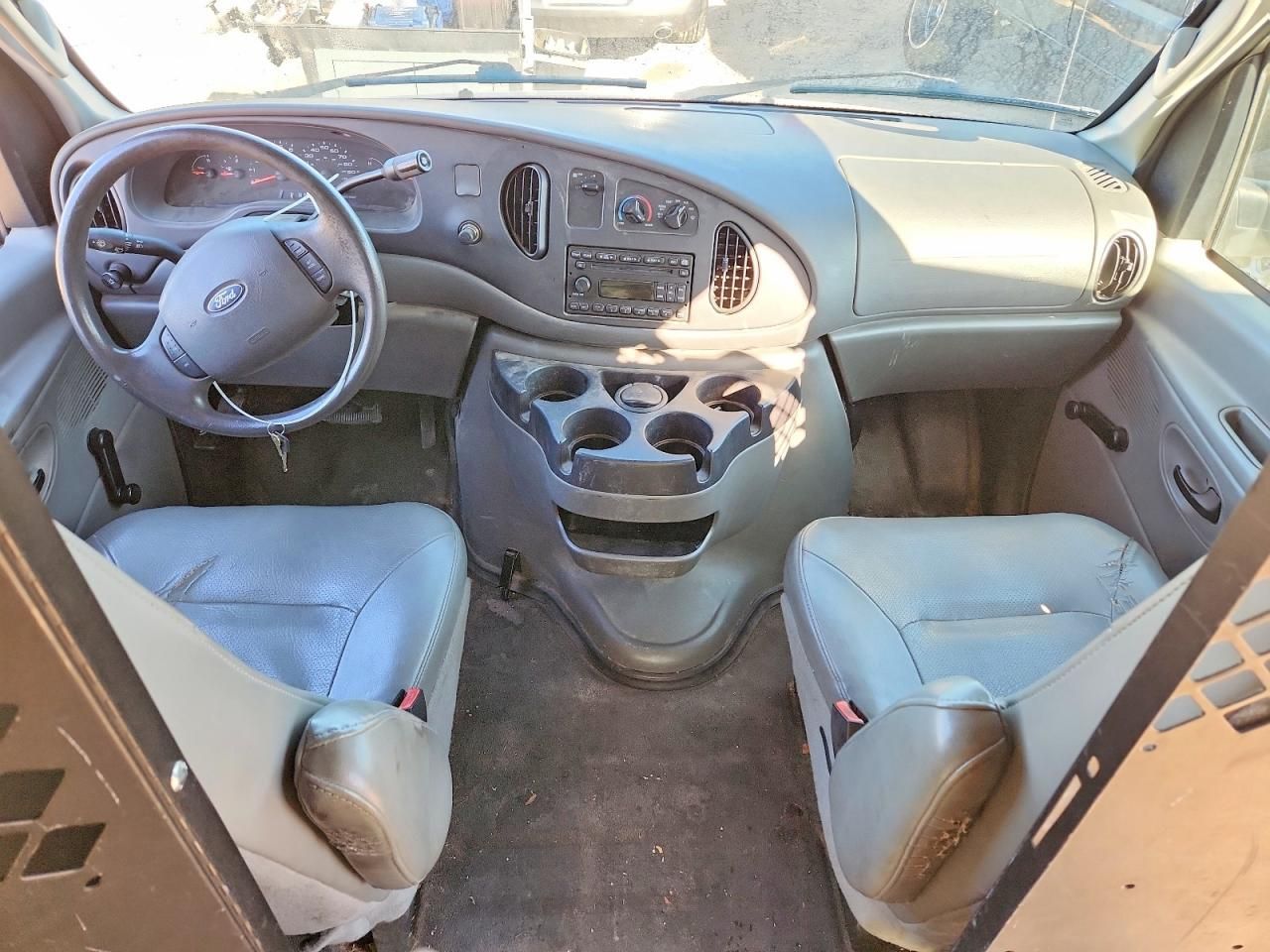 2006 Ford Econoline E150 van