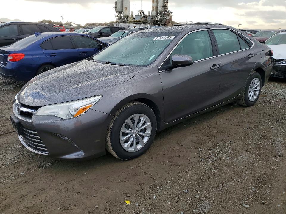 2016 Toyota Camry le