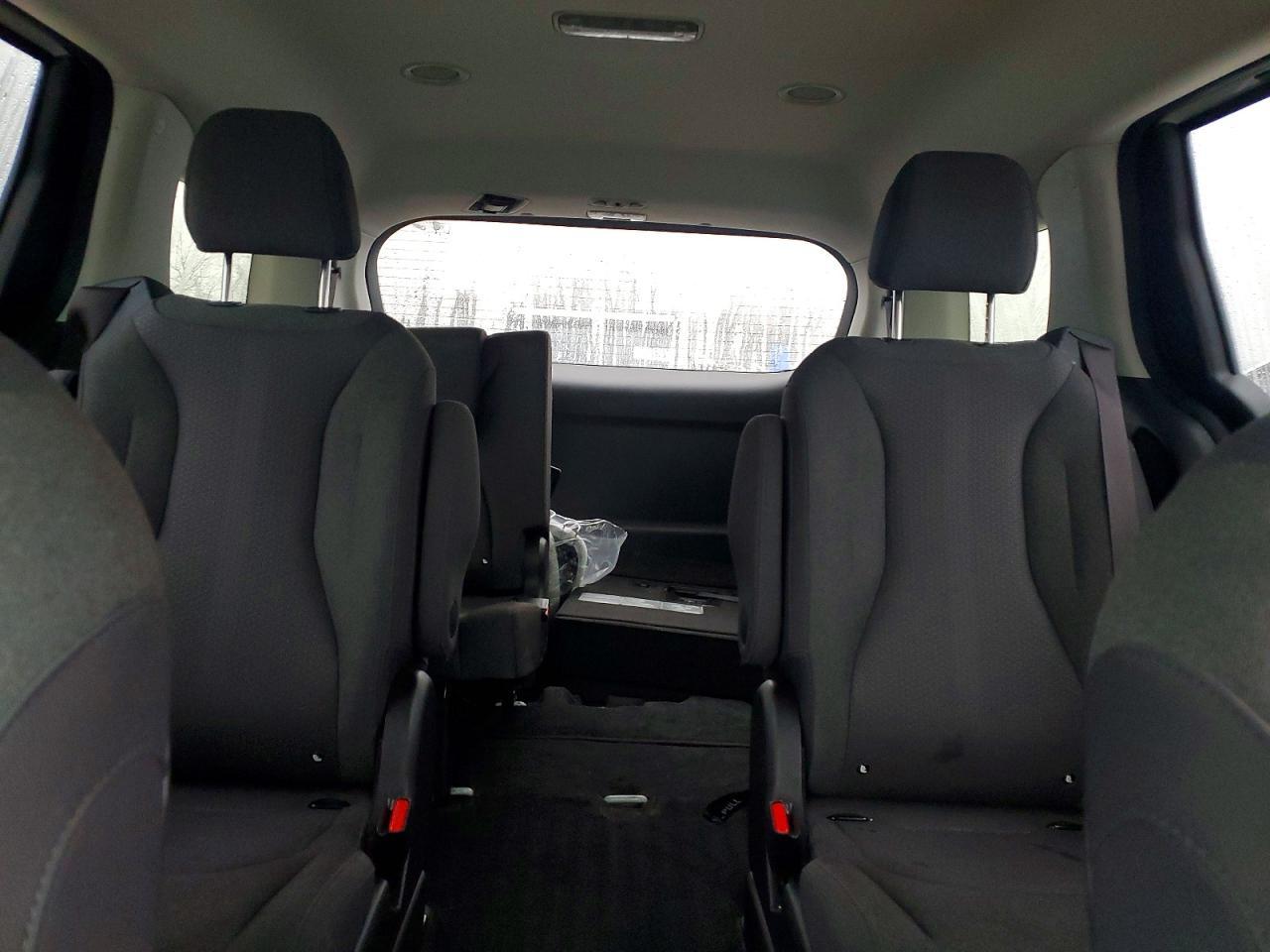 2023 KIA Carnival lx
