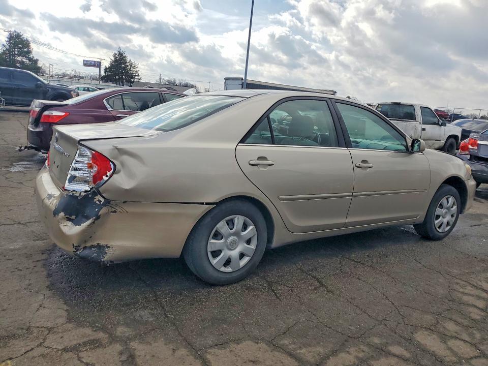 2004 Toyota Camry le