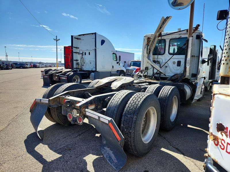 2016 Freigliner Cascadia 113