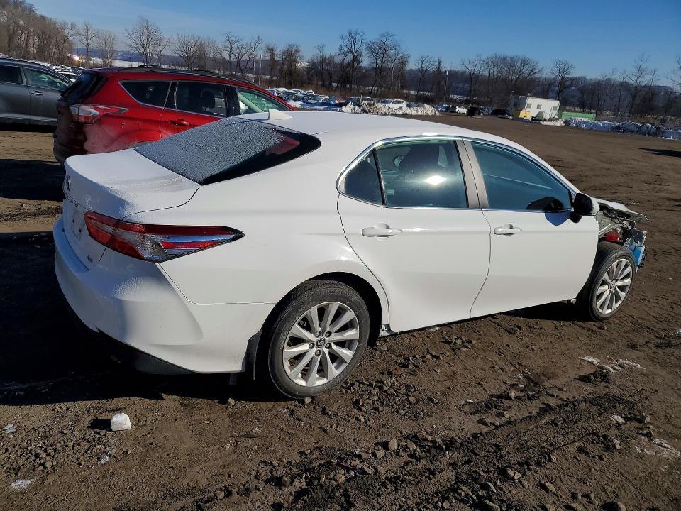 2020 Toyota Camry le