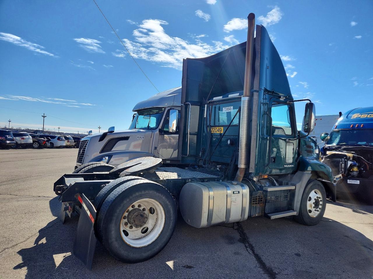 2018 Mack CXU613 Semi Truck