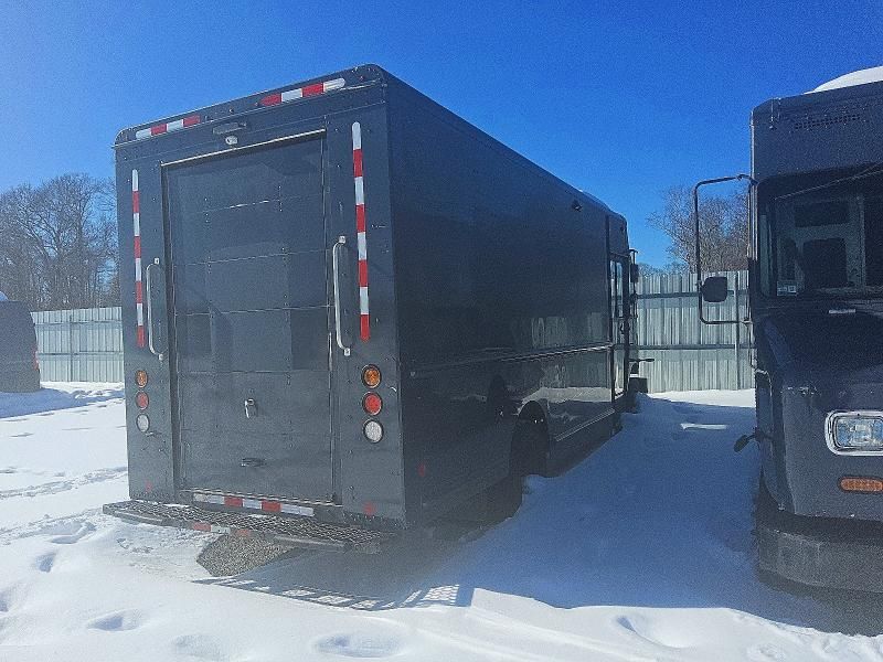 2020 Freightliner MT 45G Delivery Truck