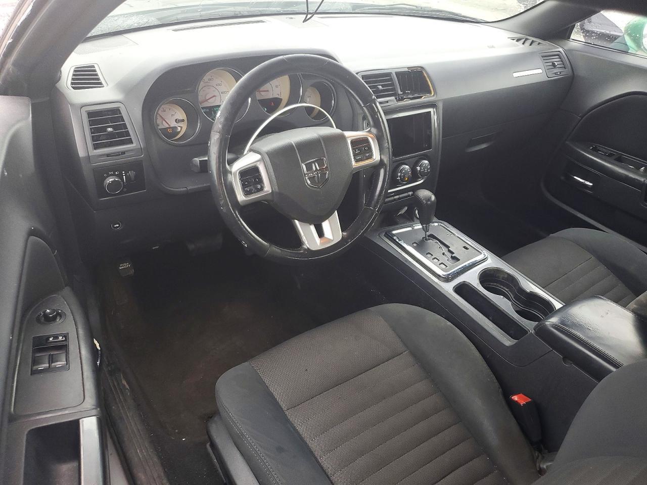 2012 Dodge Challenger sxt