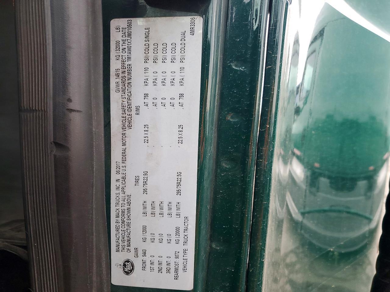 2018 Mack CXU613 Semi Truck