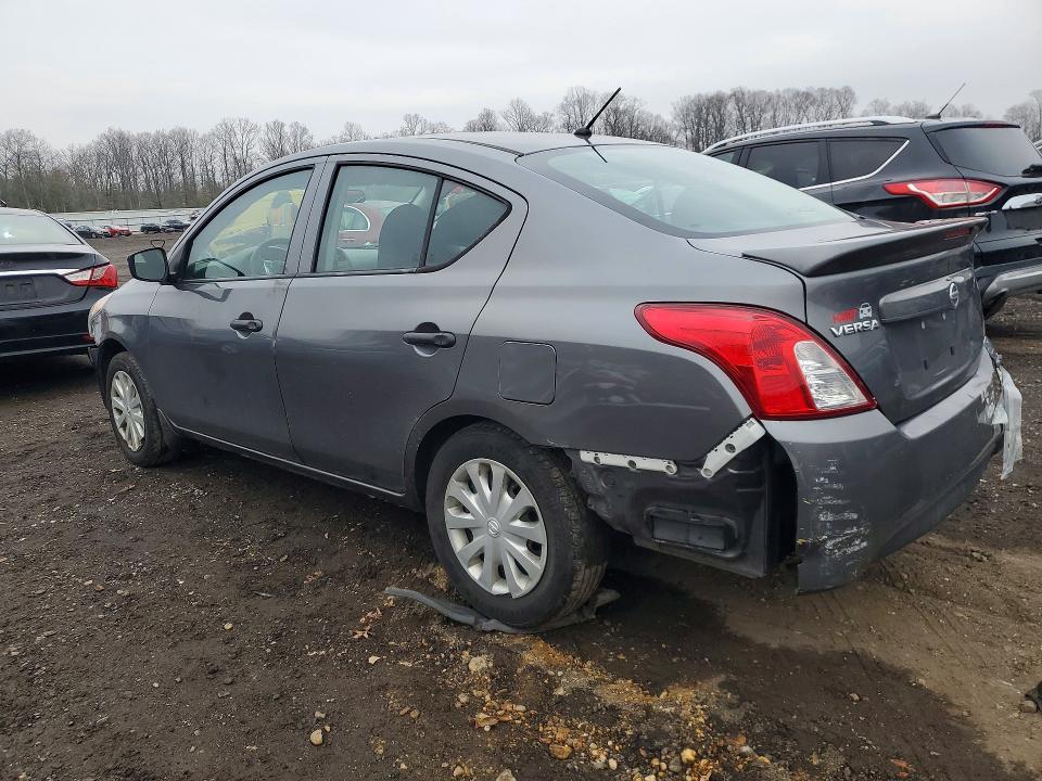 2017 Niss Versa s