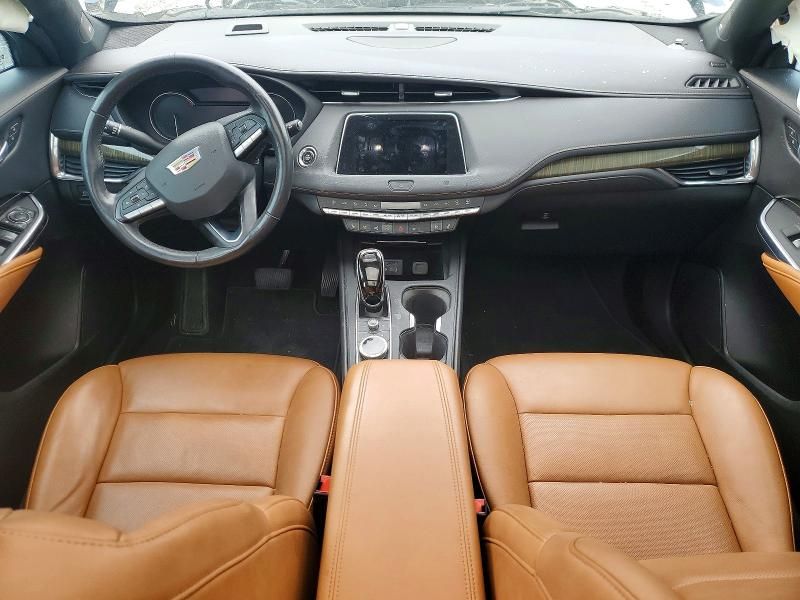 2021 Cadillac XT4 Premium Luxury