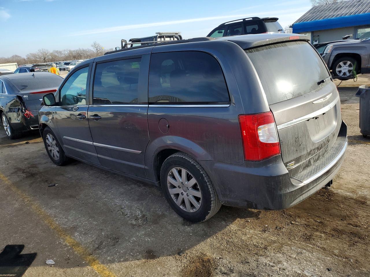 2016 Chrysler Town & Country Touring