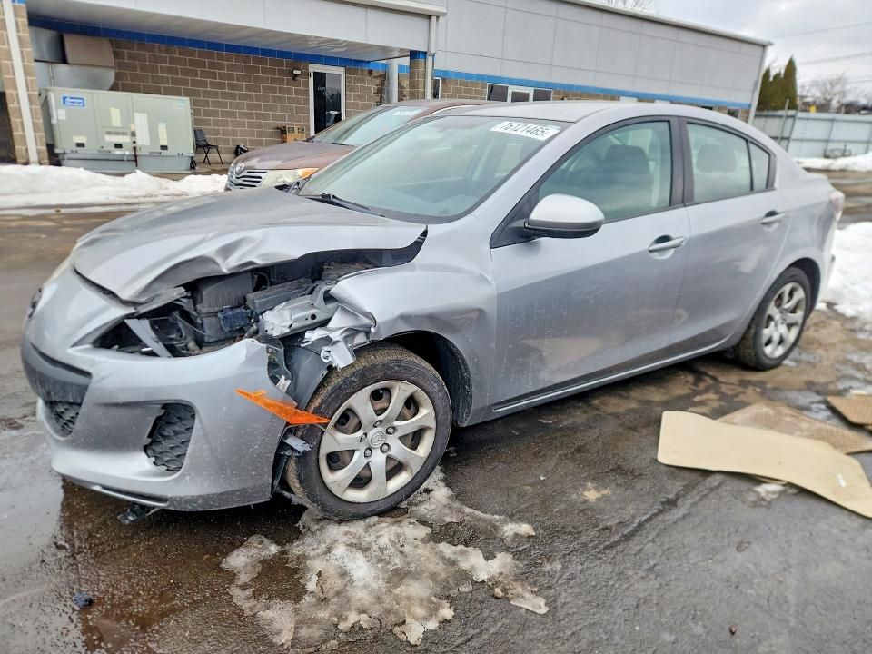 2013 Mazda 3 I