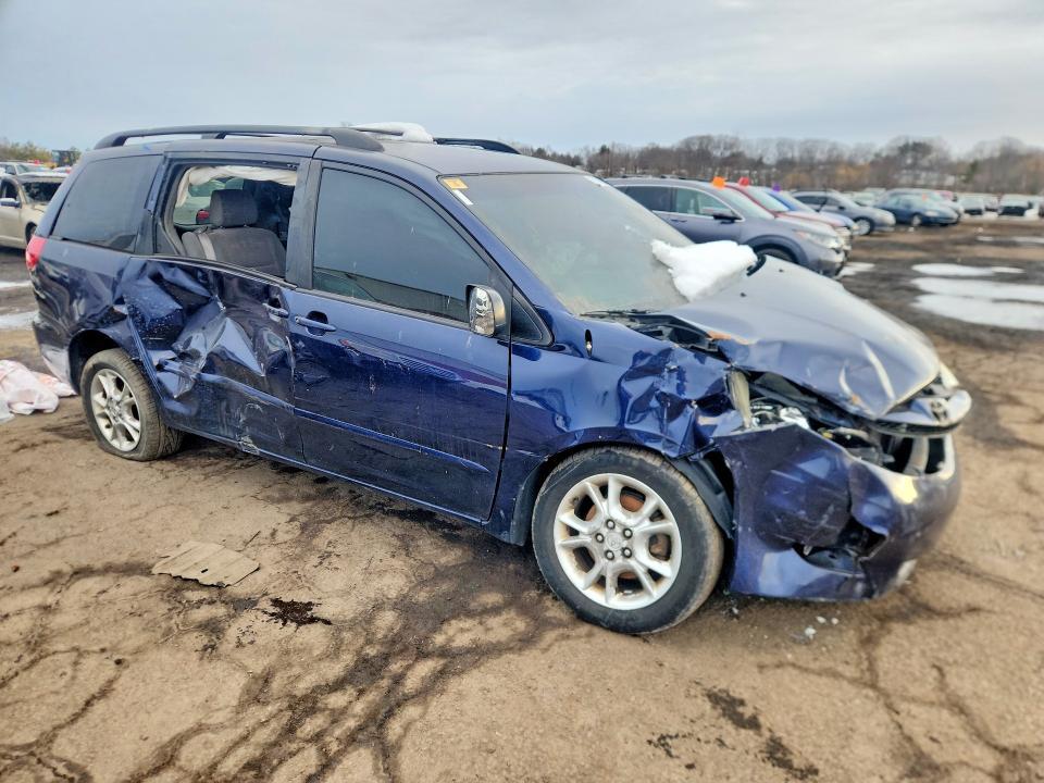 2006 Toyota Sienna l 7-passenger
