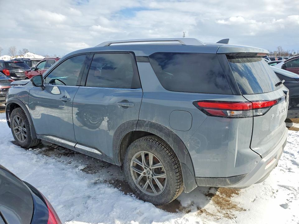 2024 Nissan Pathfinder Platinum