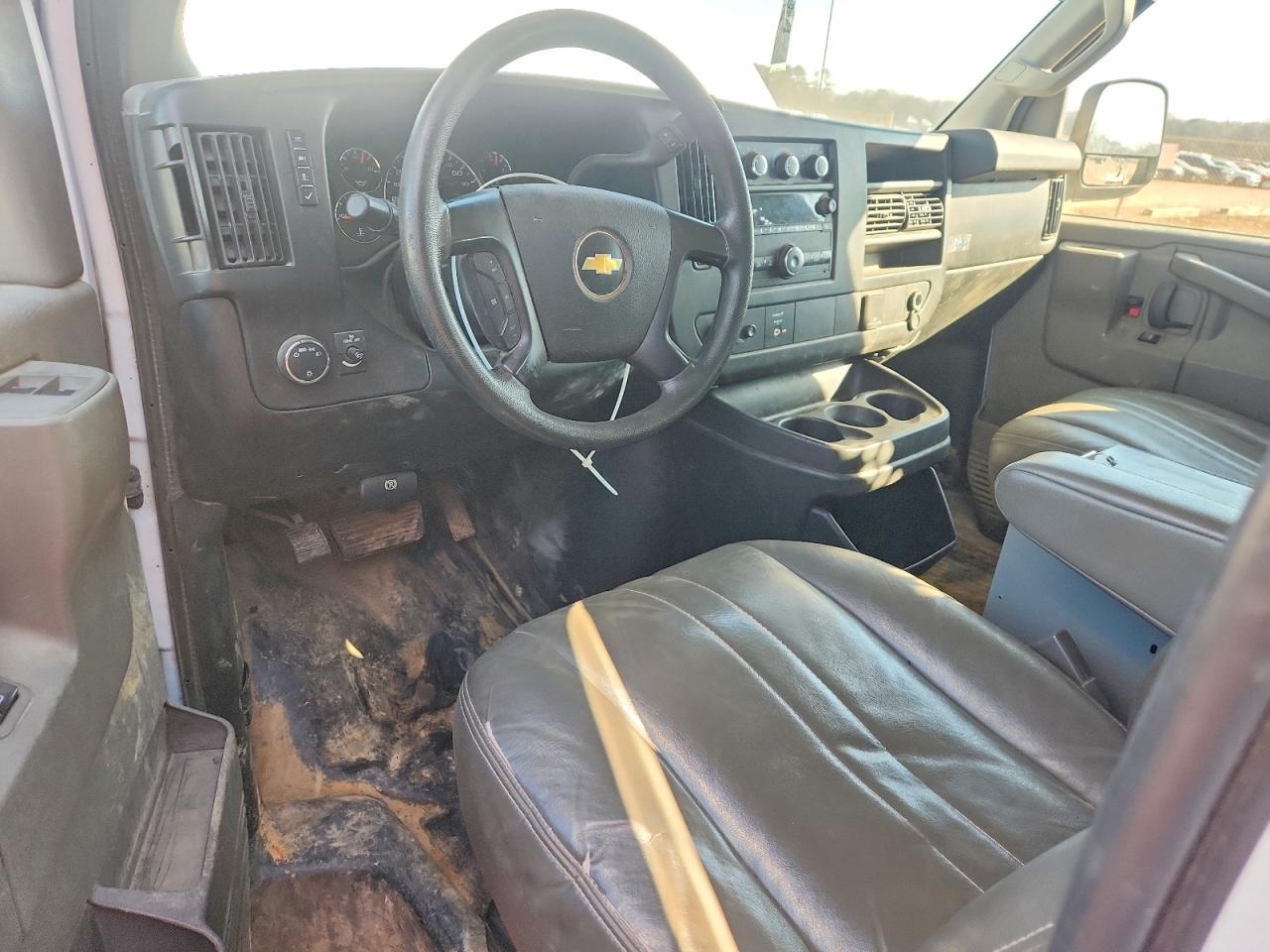 2016 Chevrolet Express G2500 Delivery van