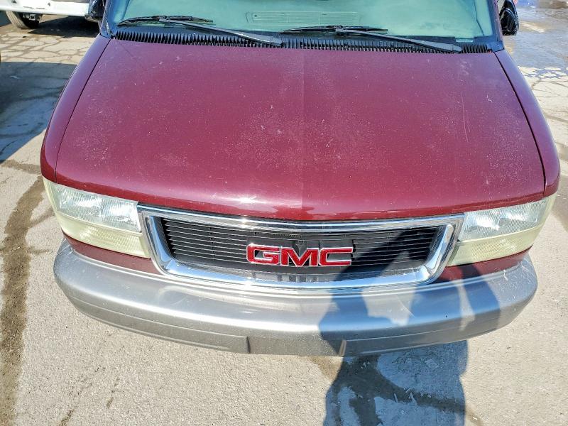 2003 GMC Safari XT