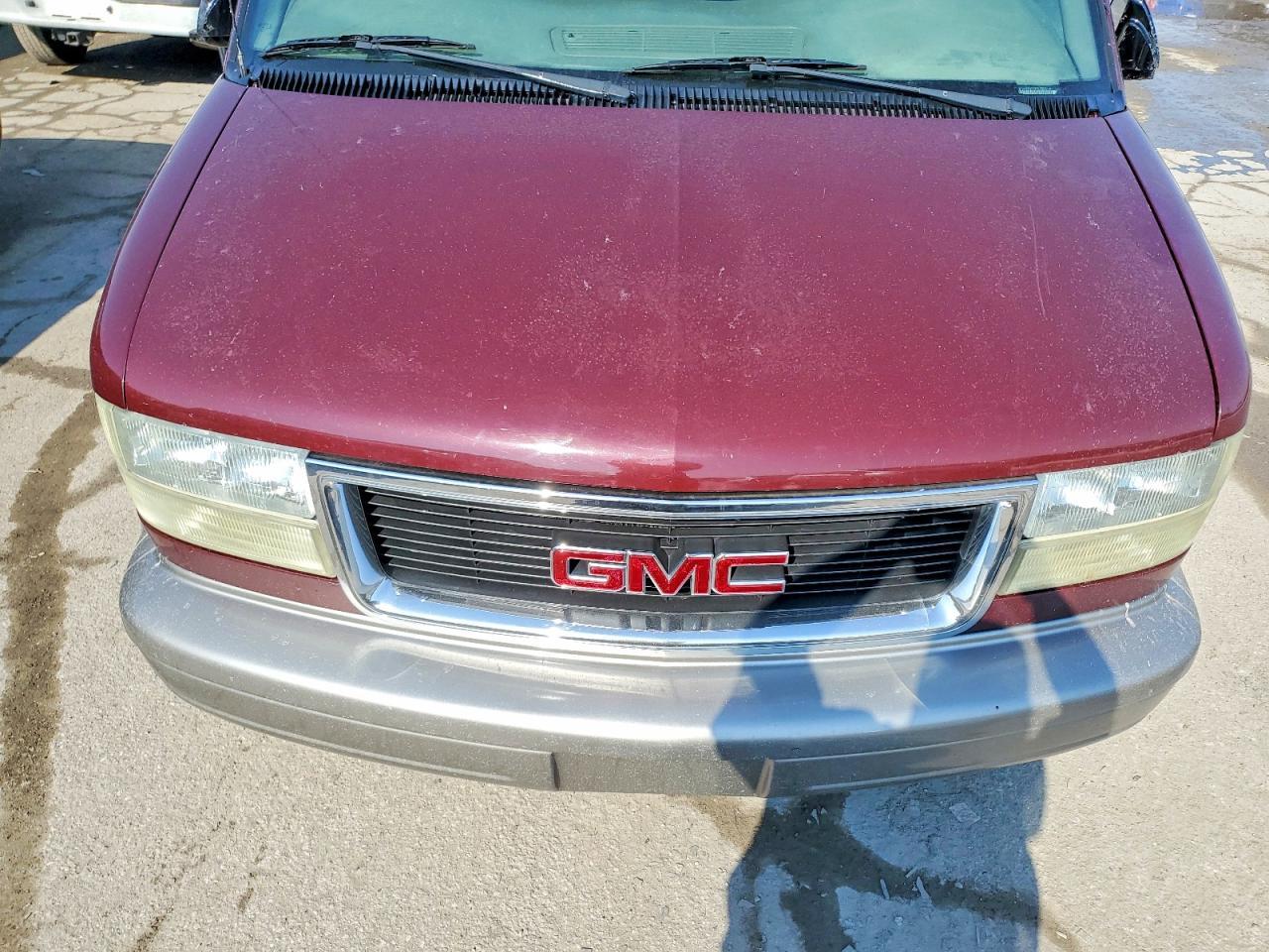 2003 GMC Safari XT