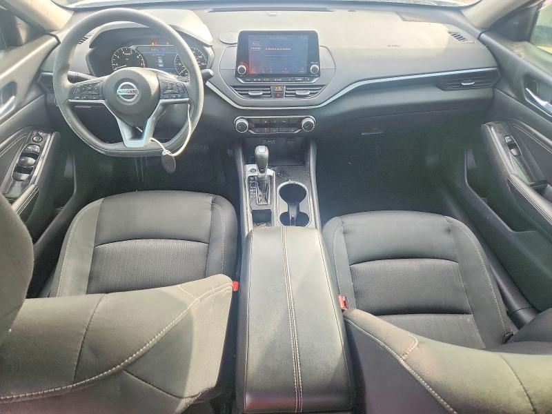 2021 Nissan Altima sv