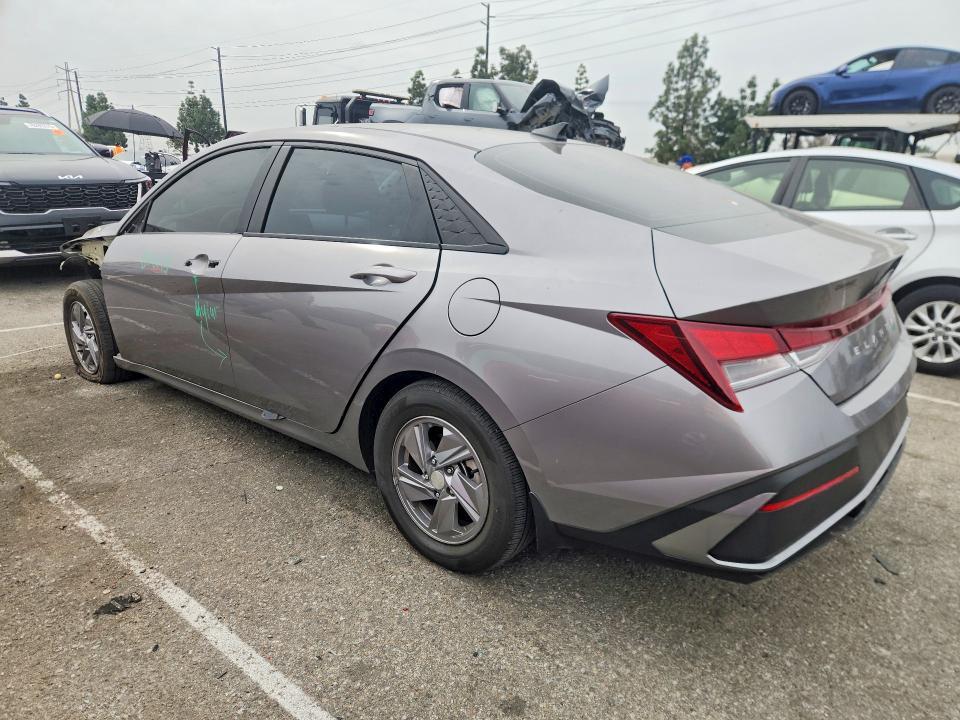 2024 Hyundai Elantra se