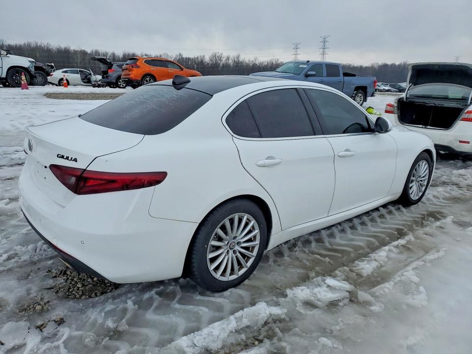 2021 Alfa Romeo Giulia Sport