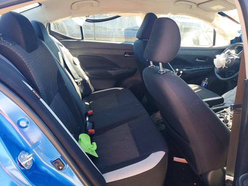 2022 Nissan Versa sv