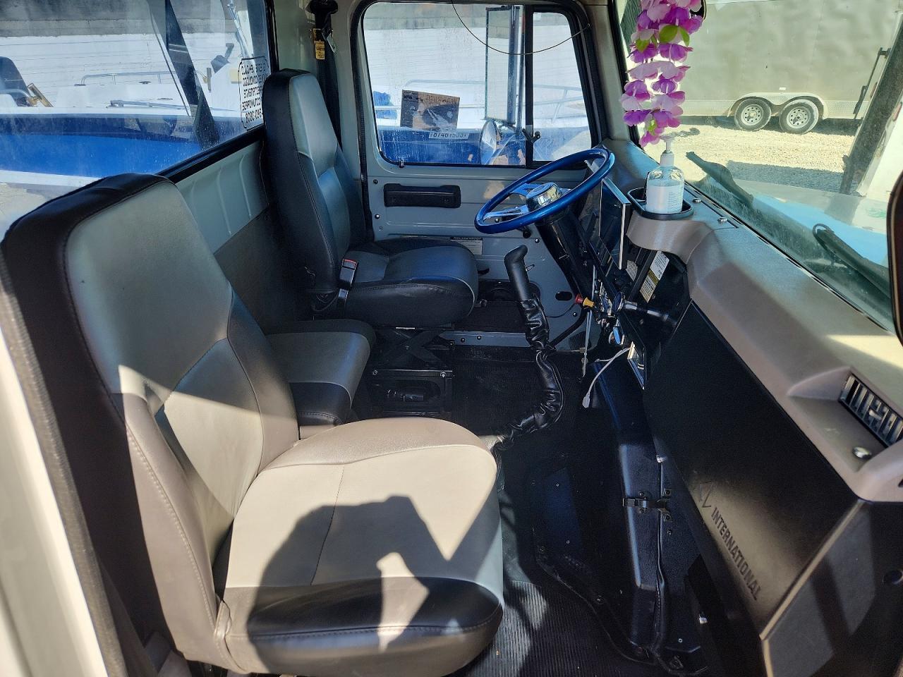 2002 International 4900 Rollback Truck