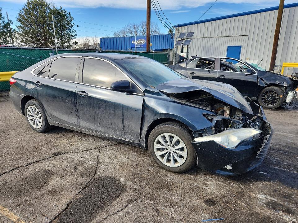 2016 Toyota Camry le