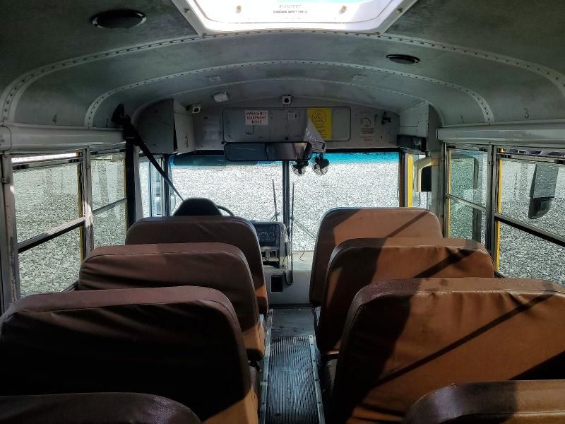 2004 Thomas Built HDX School Bus School Bus