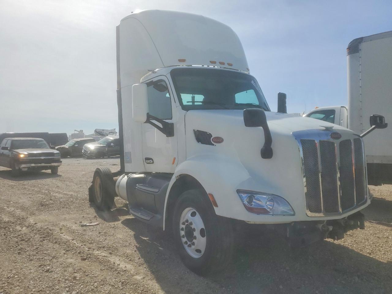 2017 Peterbilt 579-Semi Truck