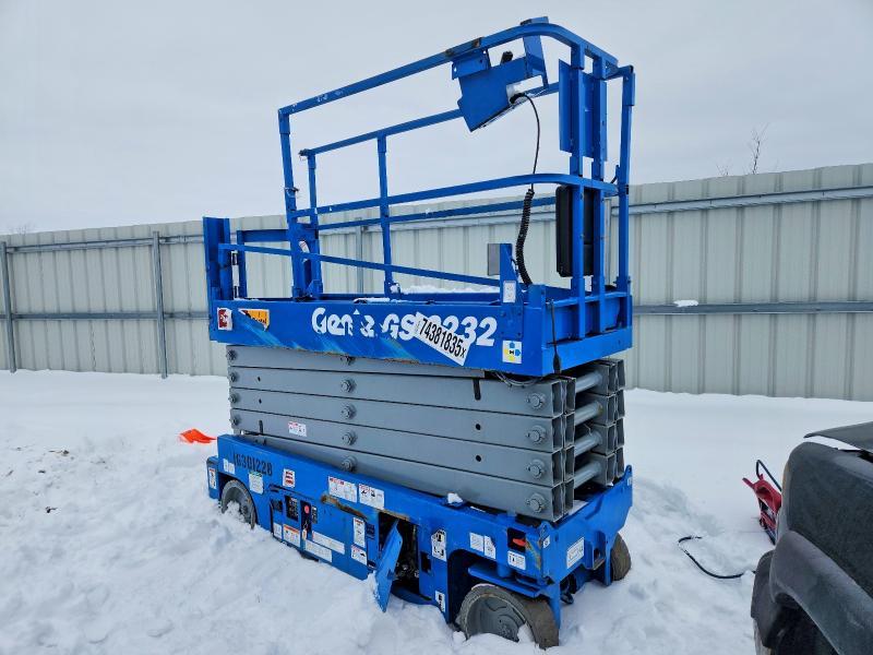 2016 Generac Lift-Scissor Lift