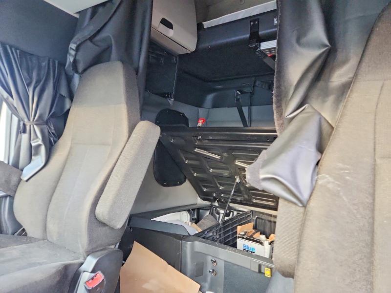 2020 Freigliner 2020 Freightliner Cascadia 126 Semi Truck