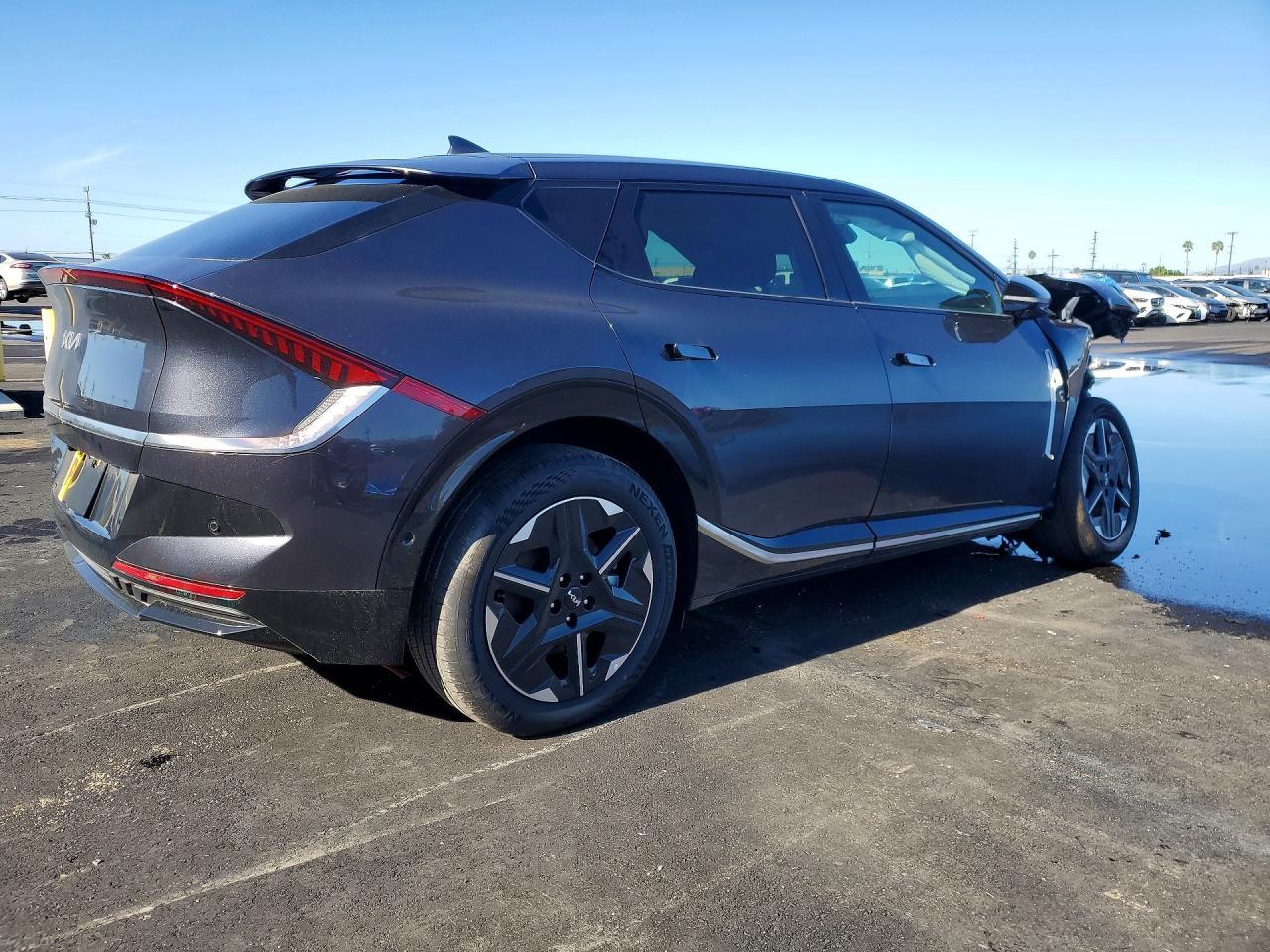 2025 KIA EV6 Light