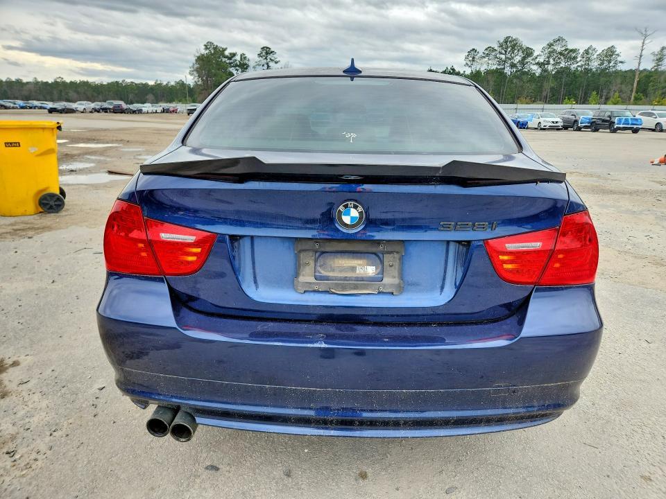 2011 BMW 328 i