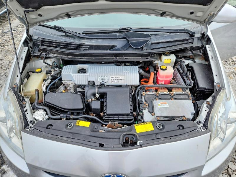 2010 Toyota Prius iii