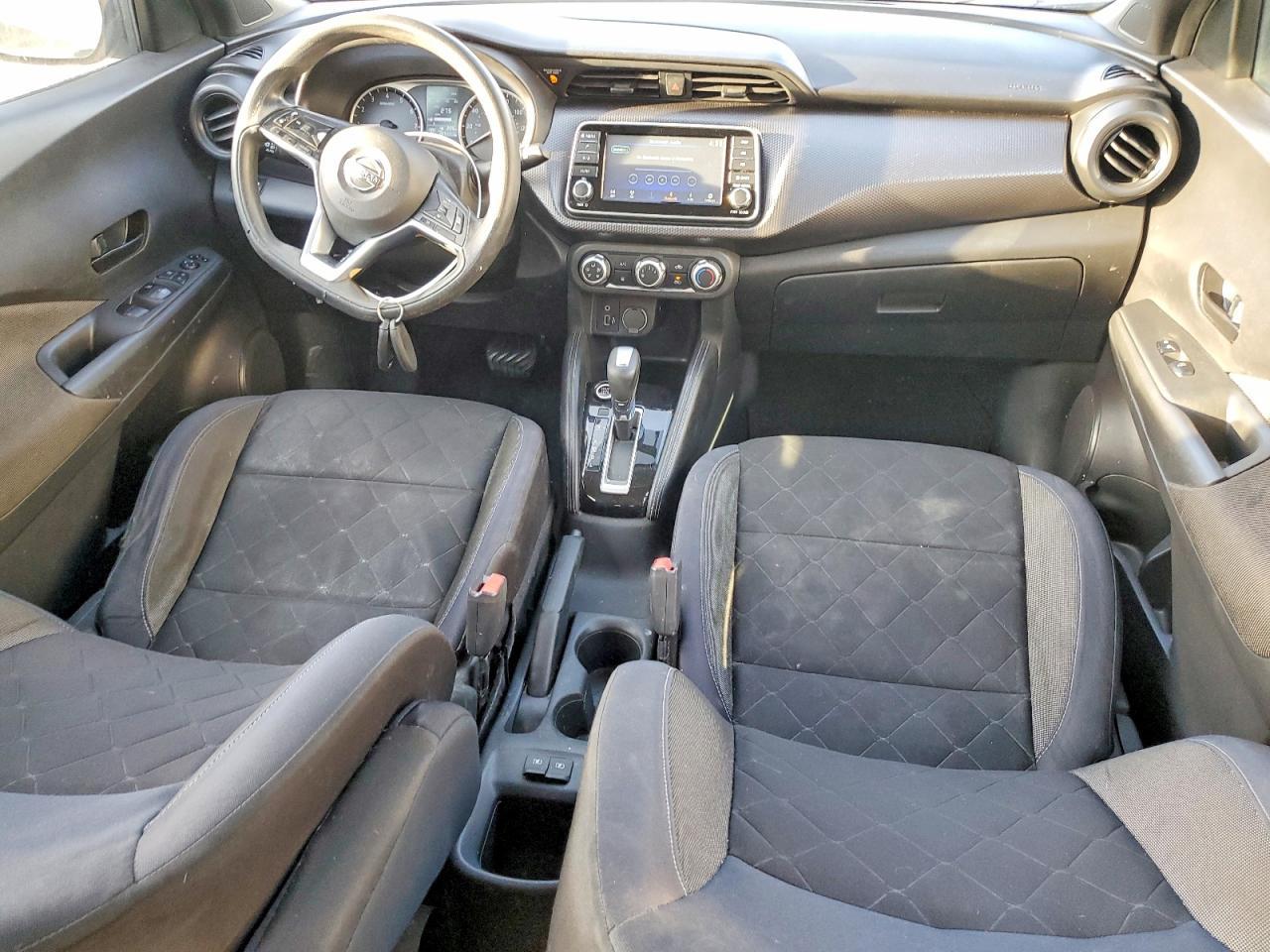 2019 Nissan Kicks s